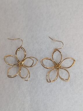 House Of Harlow 1960 Goldtone Wire Flower Earrings